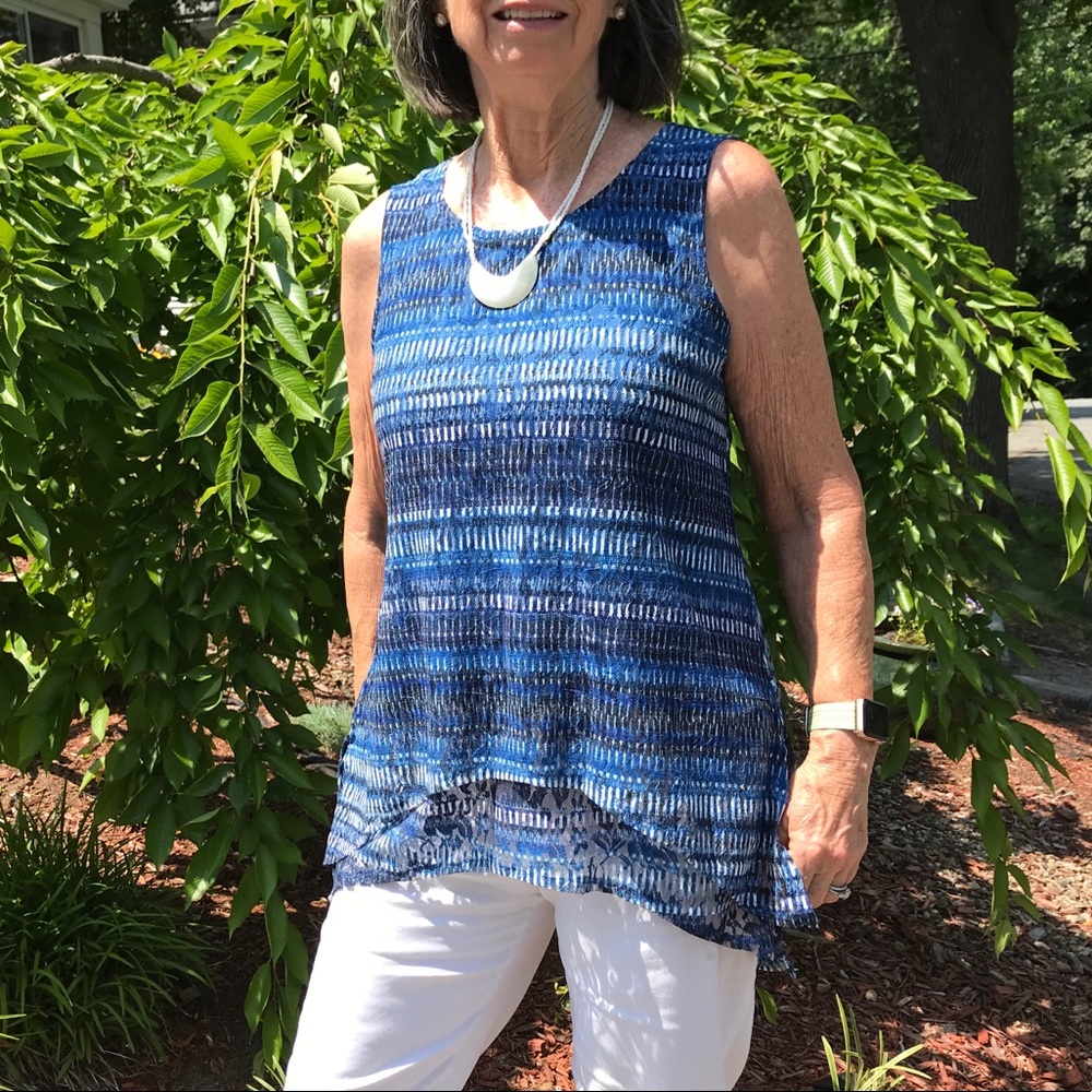 EUC Roz&Ali Blue print sleeveless swing top